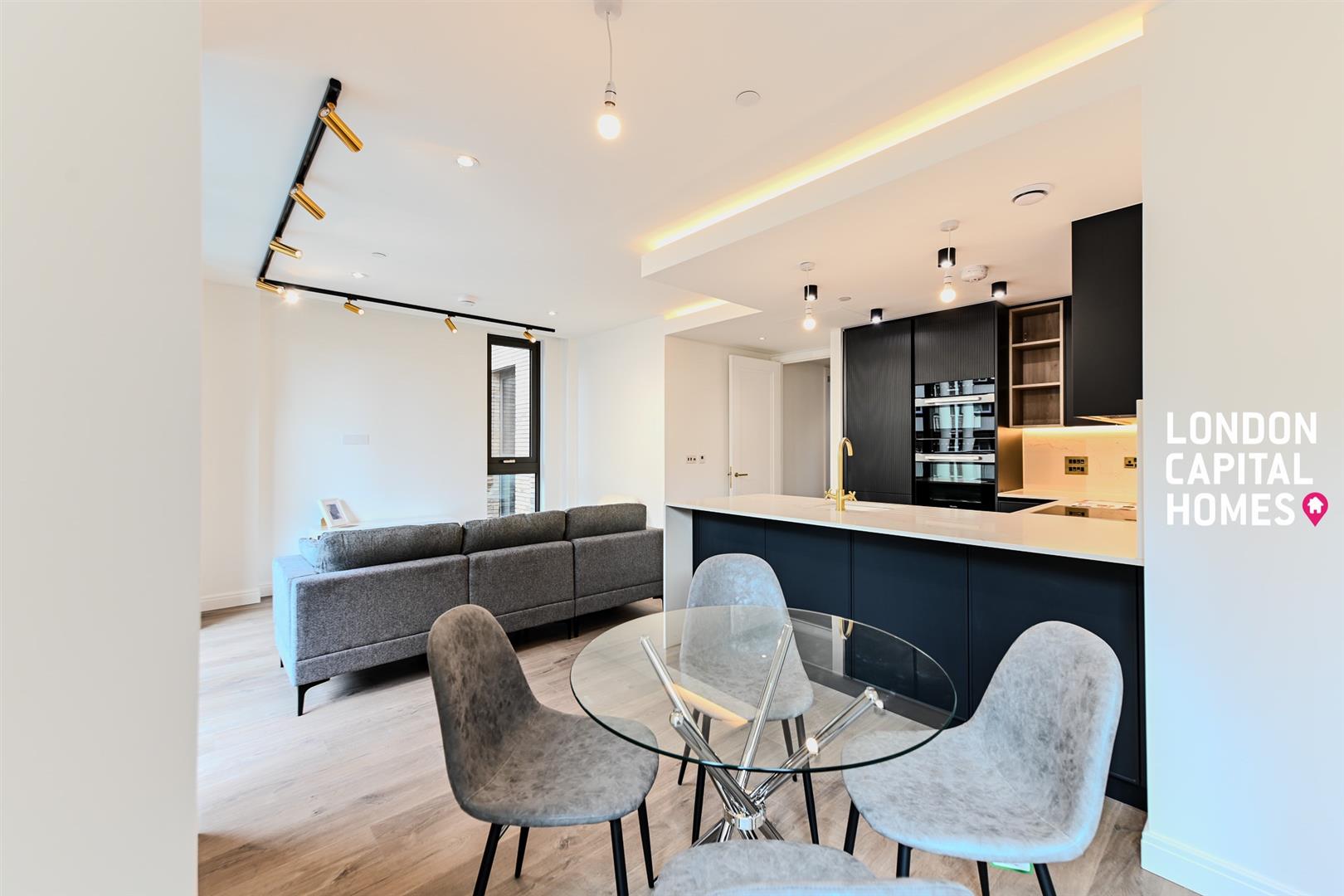 2 bed property in Siena House, 11 Bollinder Place, London